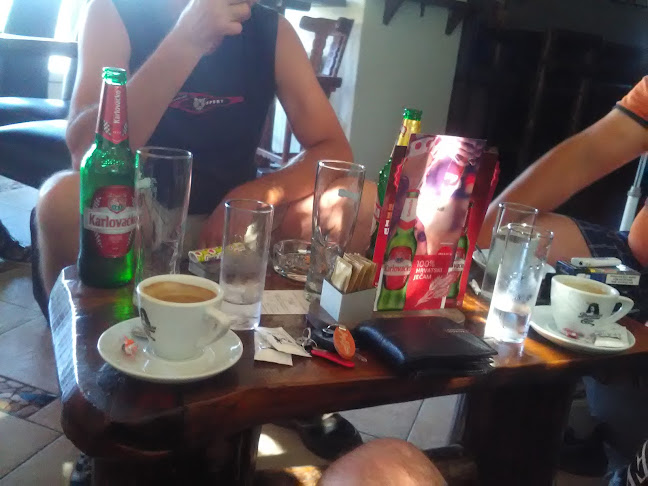 Društvo uz kavu u Caffe Bar Galerija